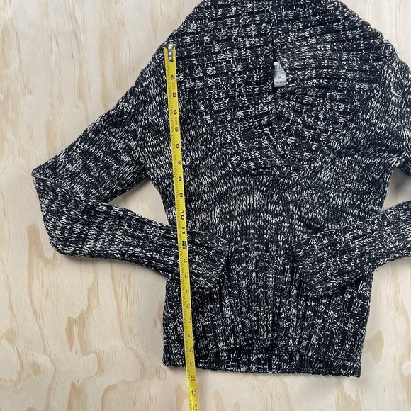 White House Black Market Sweater Womens XS Black V Neck Chunky Knit Pullover - Picture 3 of 6